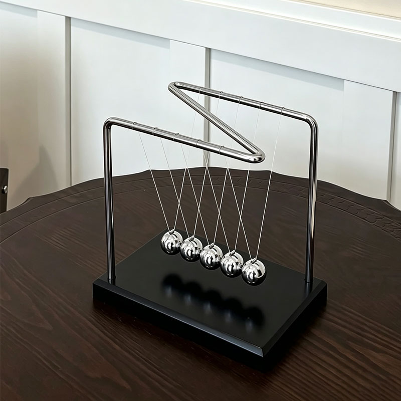 N Shaped Newton's Cradle Balan - Office Tech recension och pris