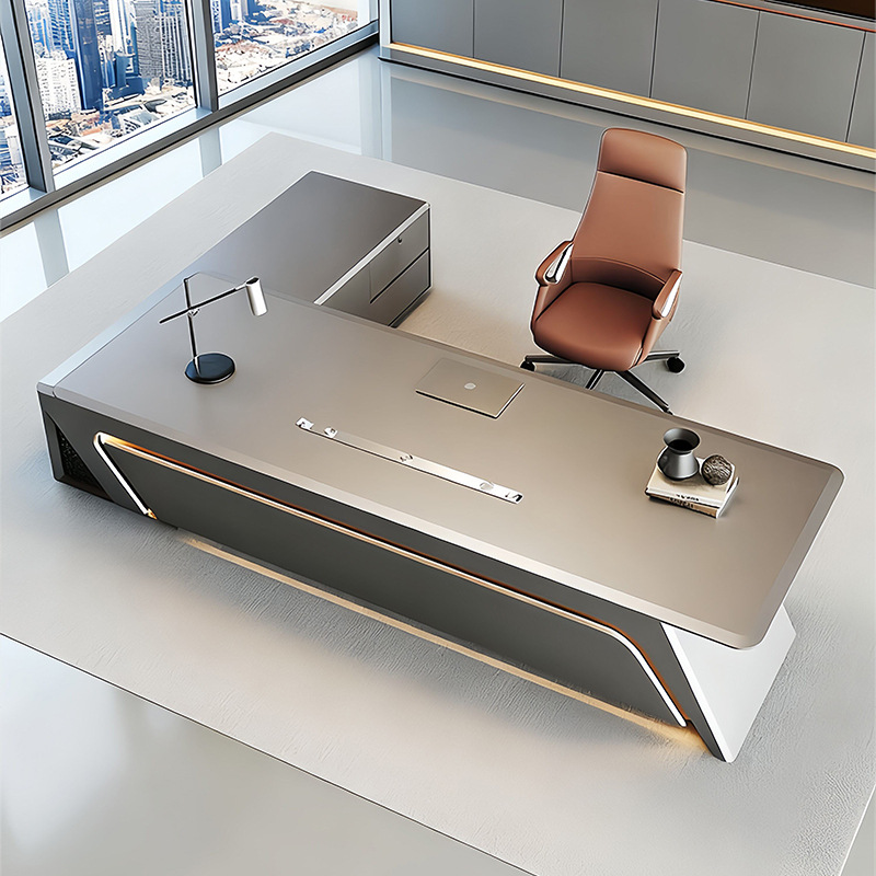 b18- Painted Boss Desk, Tech-I - Office Tech Chair recension och pris